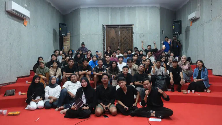 Foto Bersama Pagelaran Film Sangsaka